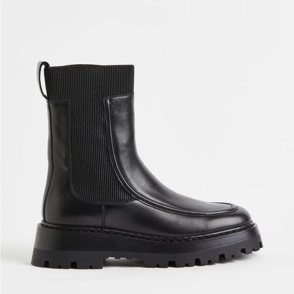 NIB Genuine Leather Chunky Chelsea Boots